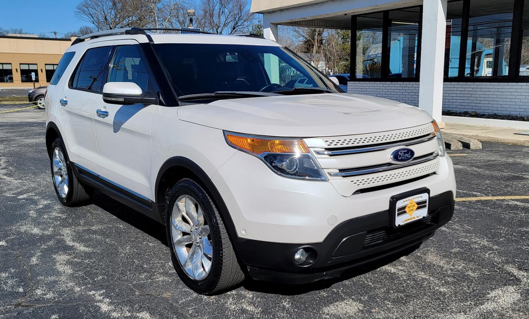 2013 White /Black Leather Ford Explorer Limited (1FM5K8F84DG) with an V6, 3.5 Liter engine, Auto, 6-Spd w/SelShift transmission, located at 341 N White Horse Pike, Lawnside, NJ, 08045, (856) 262-9500, 39.855621, -75.027451 - Photo#0